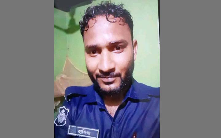 ইবির বাস চাপায় পুলিশ সদস্য হাফিজ নিহত